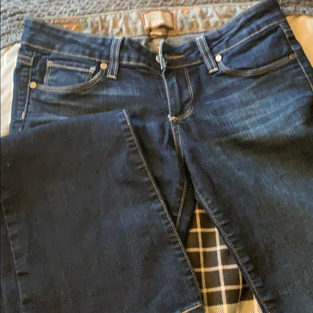 Denim PAIGE jeans.